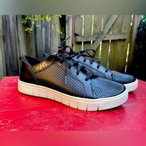 RYKA BLACK LEATHER SNEAKERS PERFORATED ACCENT 7M